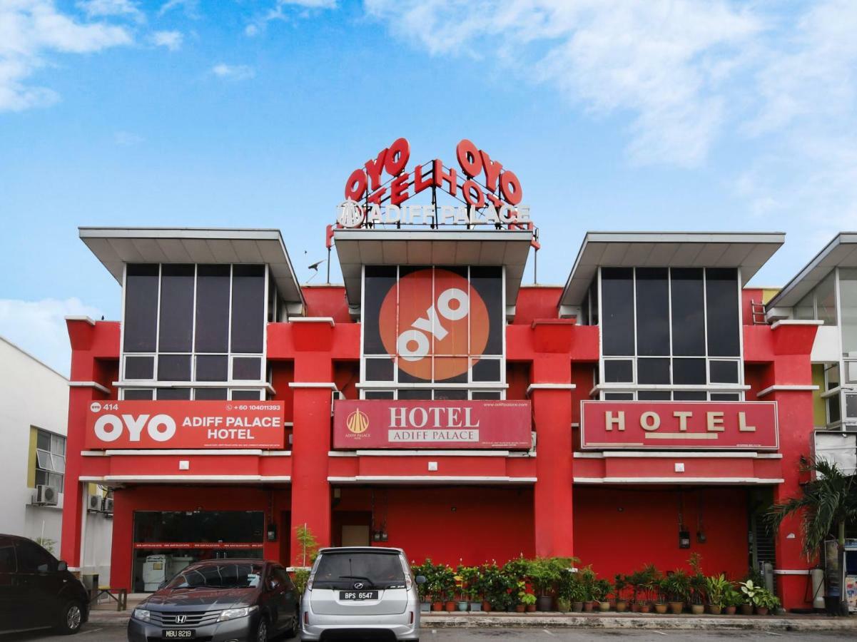 Super Oyo 414 Adiff Palace Hotel Сепанг Экстерьер фото